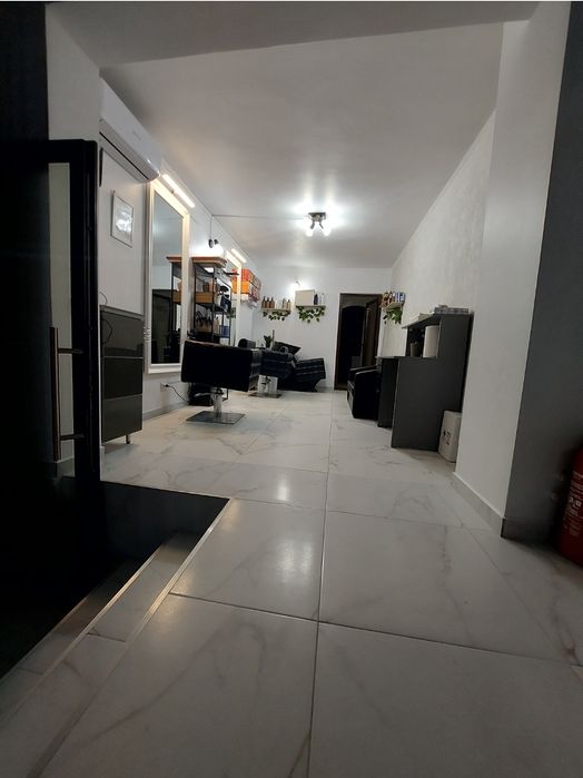 Închiriez spațiu comercial în suprafață de 40 mp-Ostroveni