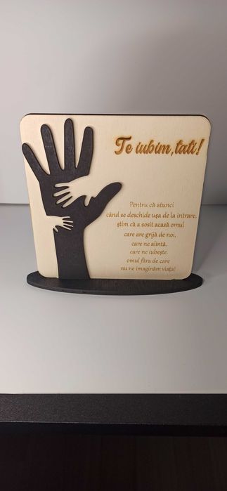 Decoratiune personalizata din lemn