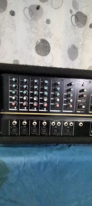 Mixer activ Phonic/ mixer amplificat
