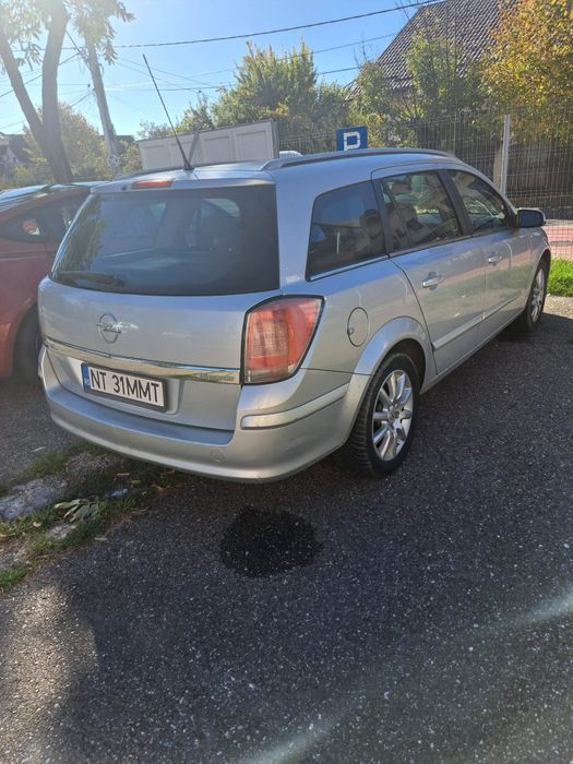 Vând Opel Astra H