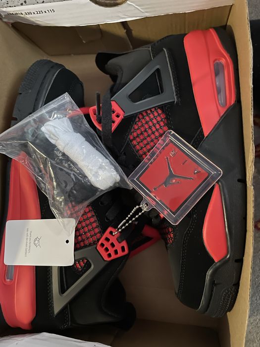 Air Jordan 4 Red Thunder