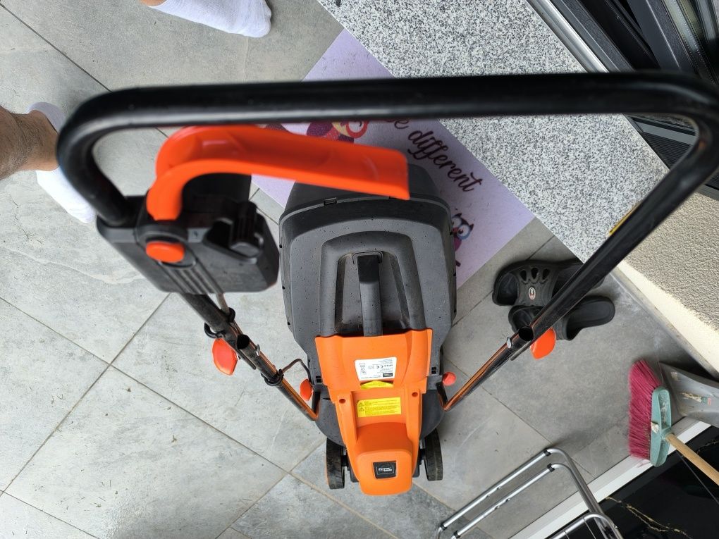 Електрическа косачка ferros tools