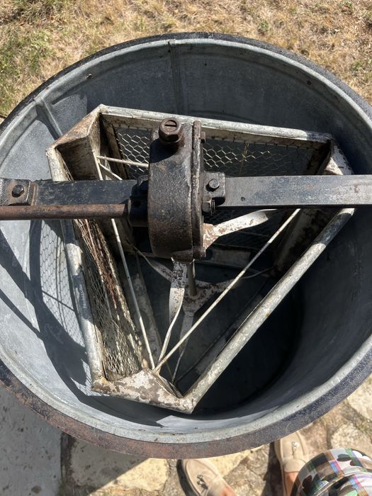 Центрофуга за мед