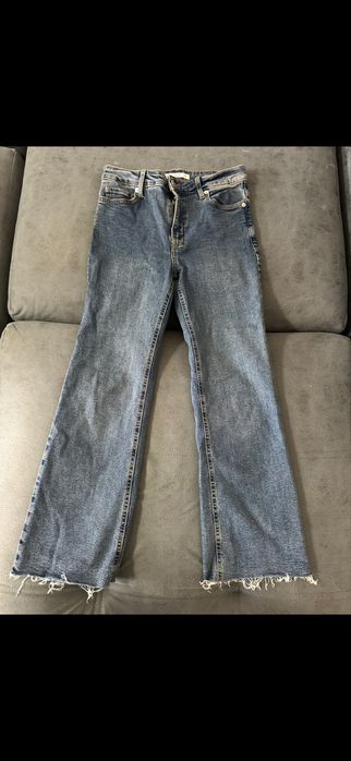 Продам женские джинсы