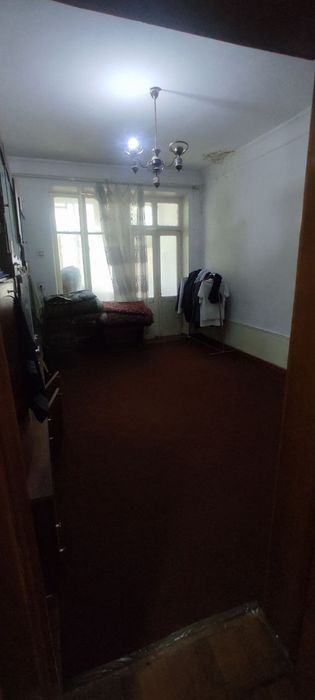 Chilonzor 1 kv uy sotiladi