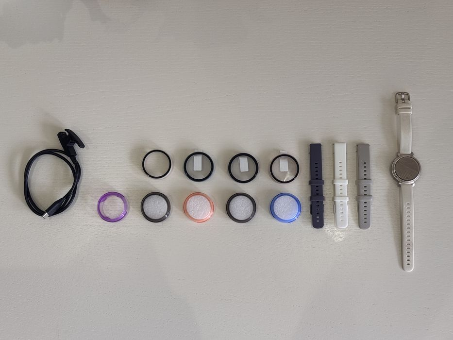Garmin Lily 2 + 12 huse si curele