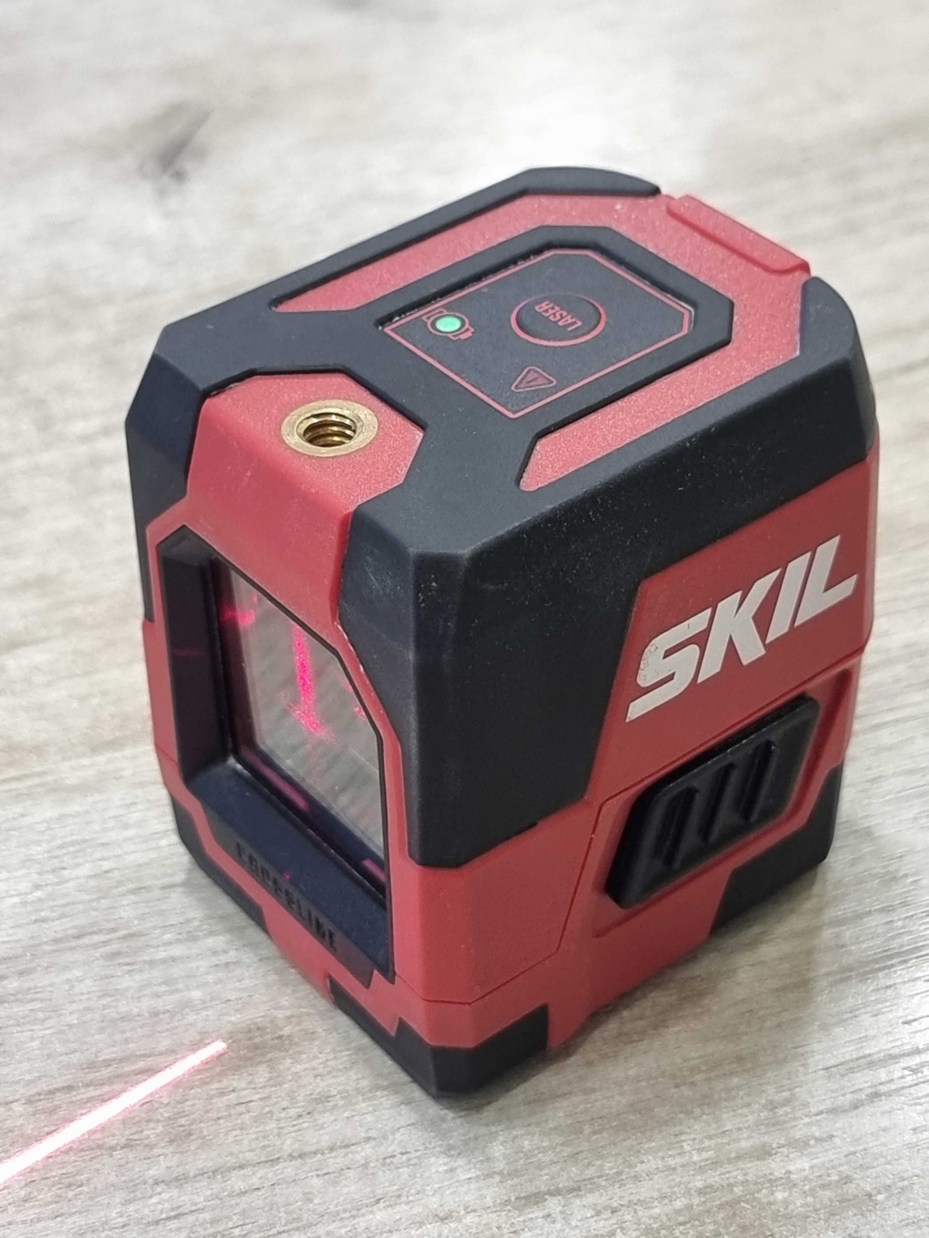 Лазерен нивелир SKIL