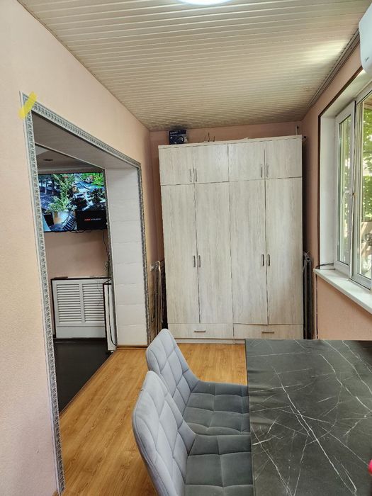 Продаётся 2/4/5 на м-в БУЗ 1 ( Художников )