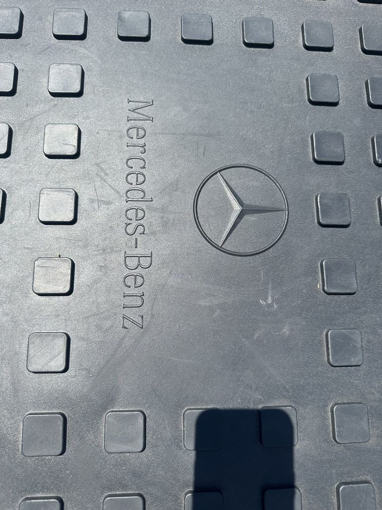 Гумена Стелка за Багажник - Mercedes GLE