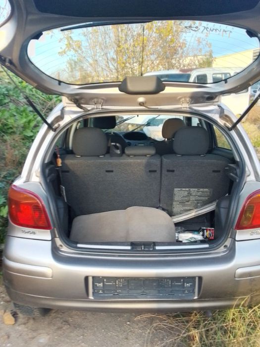 Toyota Yaris на части