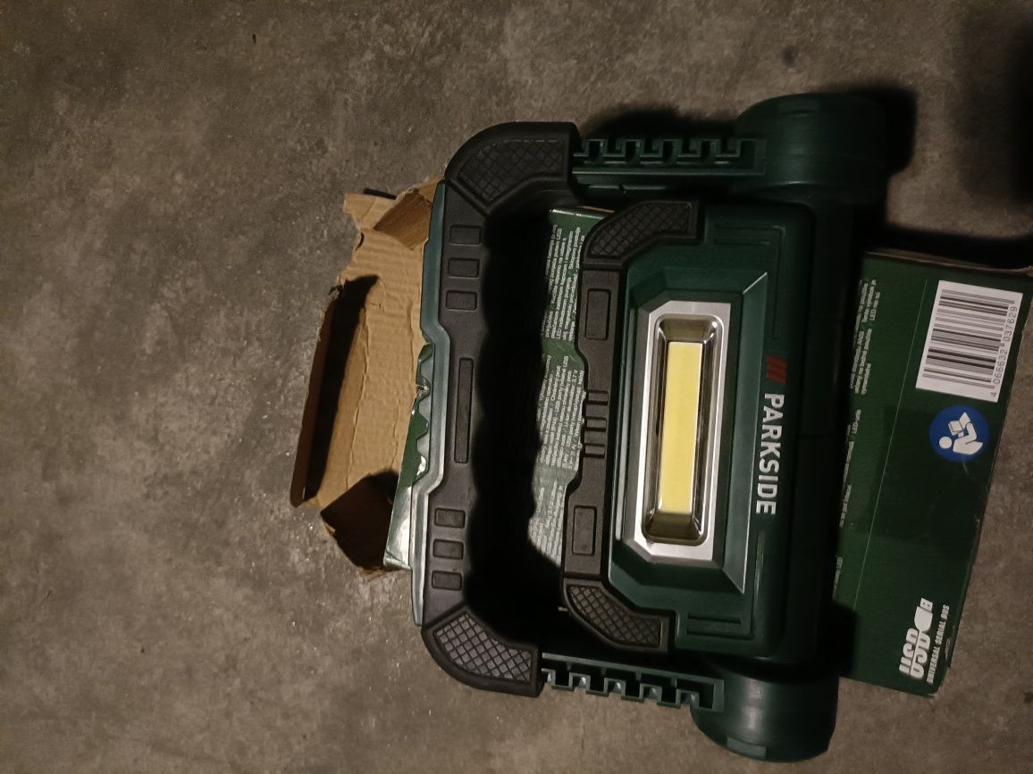 Proiector led 10W Parkside reglabil cu acumulator