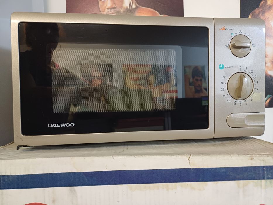 Продам микроволновую печь.