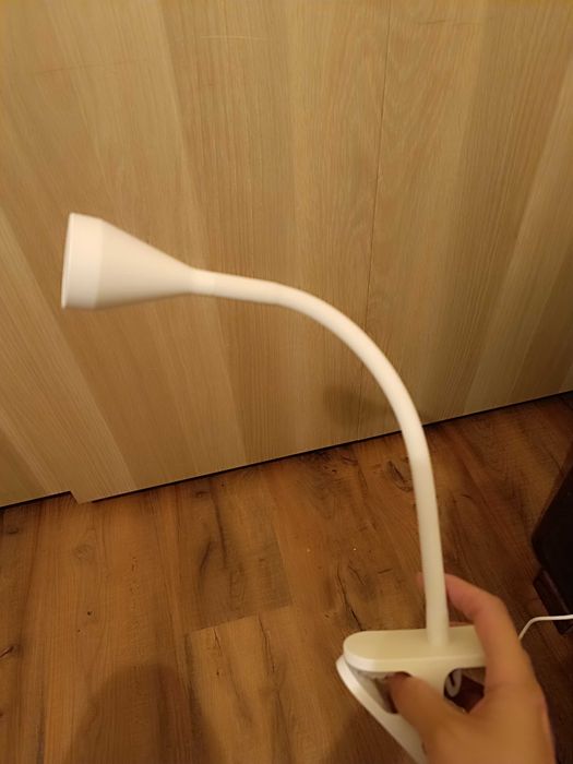 Настолна лампа ИКЕА с щипка