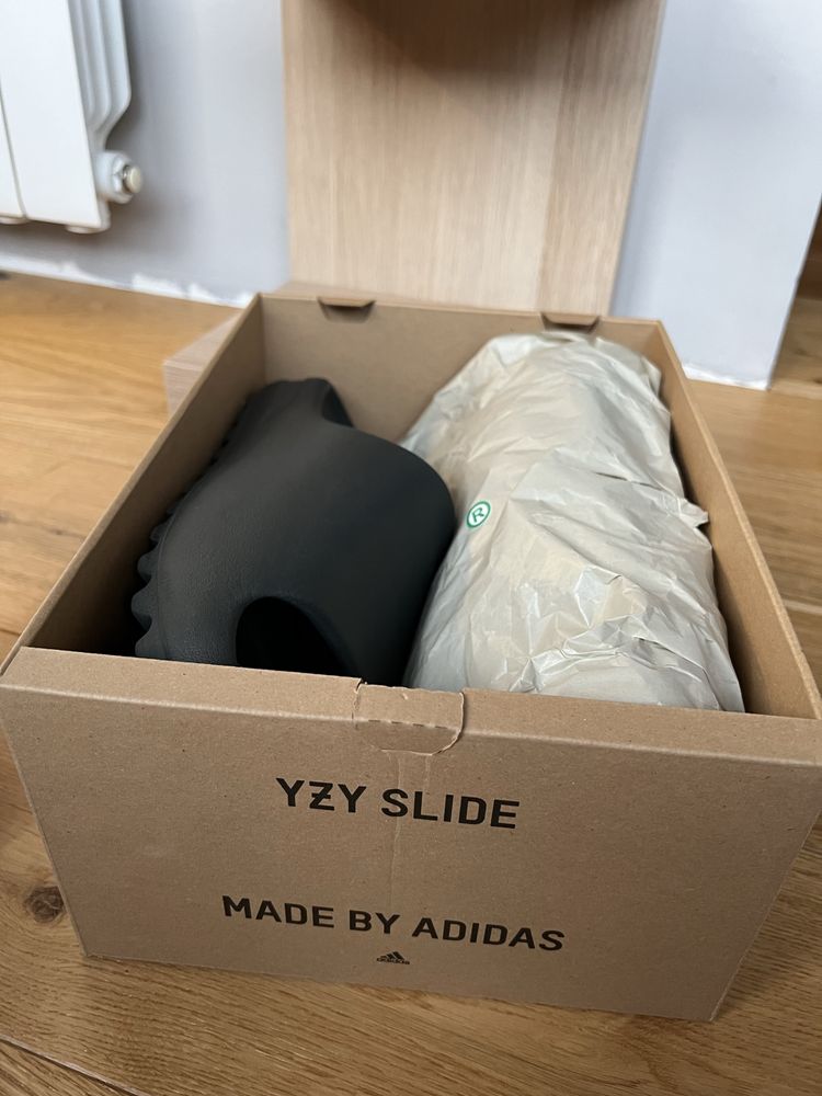 Adidas yeezy slide