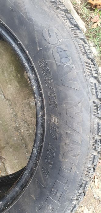 Vând cauciucuri 225 60 17