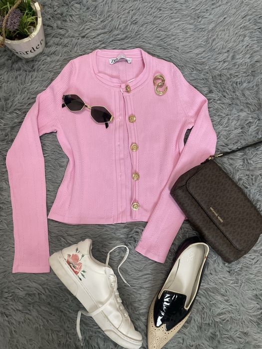 Кофты на пуговицах . Бренд ! Дешево ! Срочно !