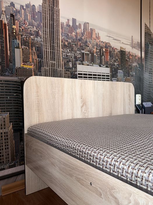 Продам кровать и шифоньер -спальный гарнитур