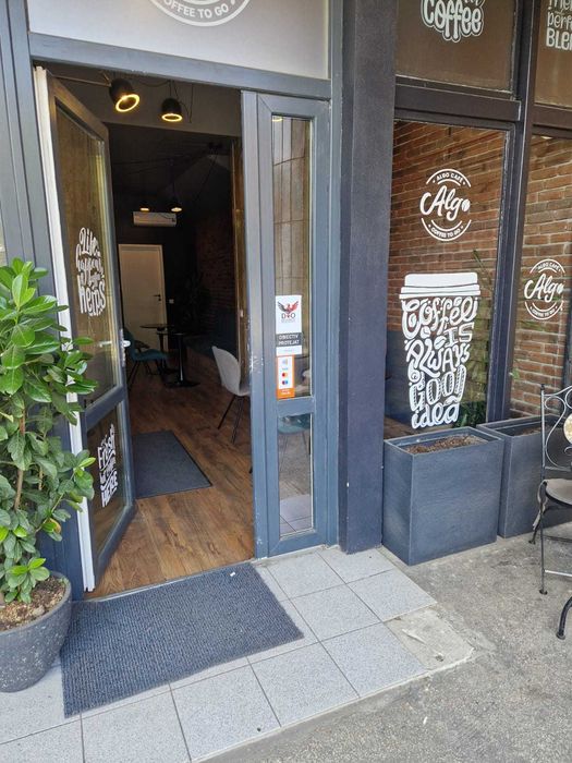 Vand afacere la cheie Cafenea,posibilitate Bar de zi