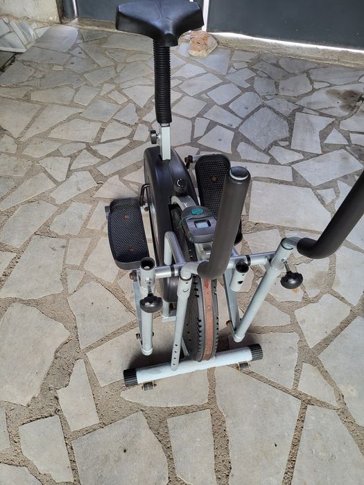 Продавам 2 бр фитнес уреди, велоергометър