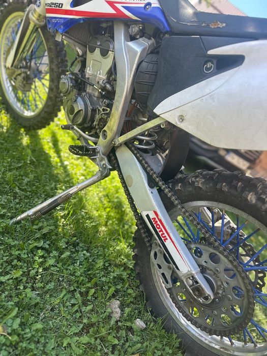 Vând Yamaha WRF250