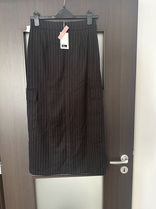 Fusta Stradivarius mărimea 34, noua cu eticheta