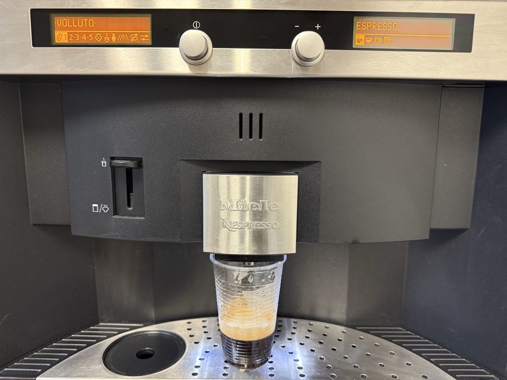 Кафеавтомат Miele CVA 2650 Nespresso