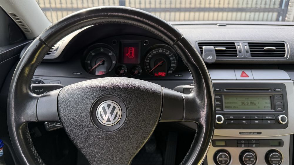 Passat B 6 an 2006, 2.0 TDI 140cp unic proprietar 4000€ Fixx 160000km