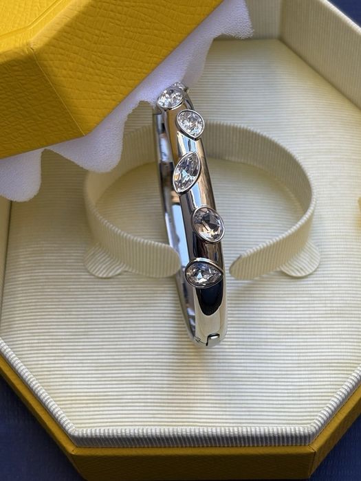 Swarovski Нова твърда гривна с блестящи кристали