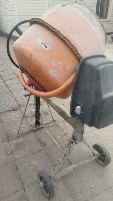 Продам бетономешалку