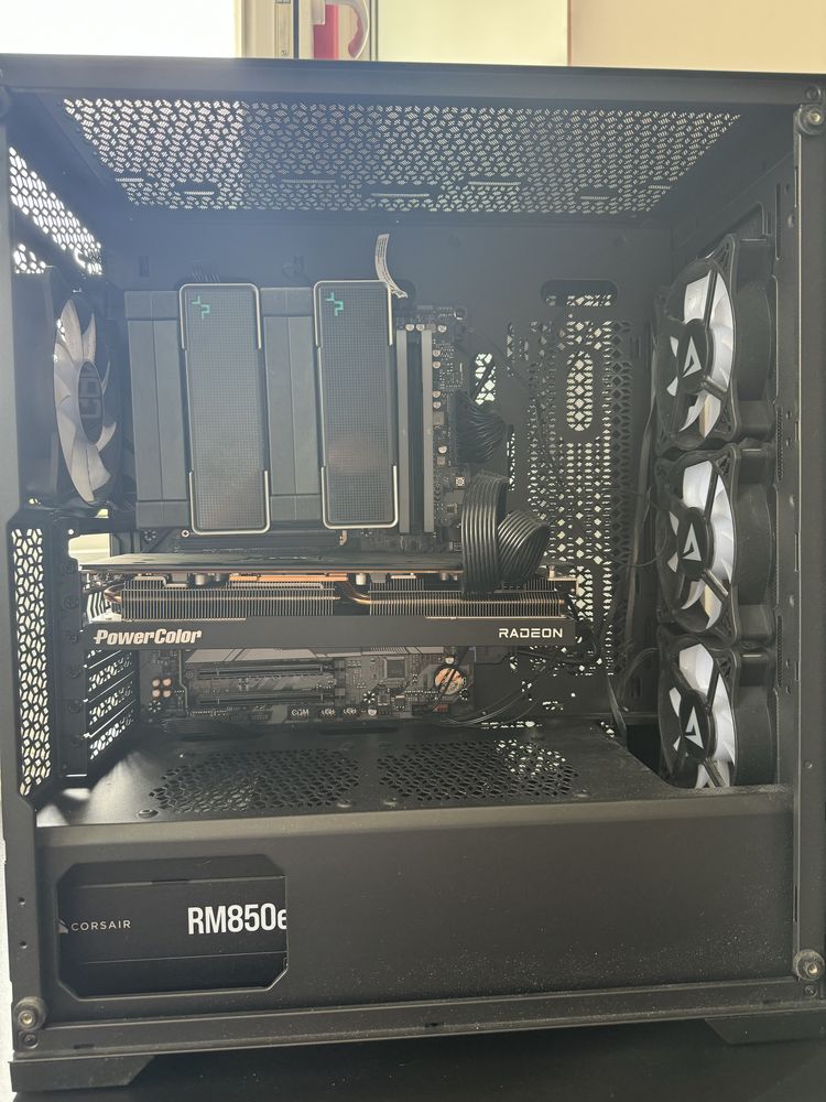 PC gaming Rx 7800XT 32gb DDR5 Ryzen 7600x