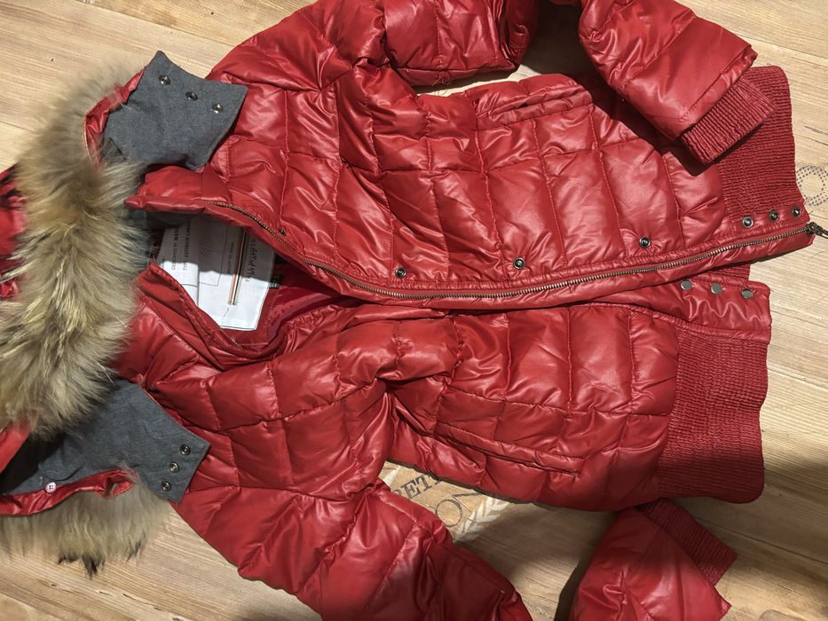 Тъмно червено яке пук