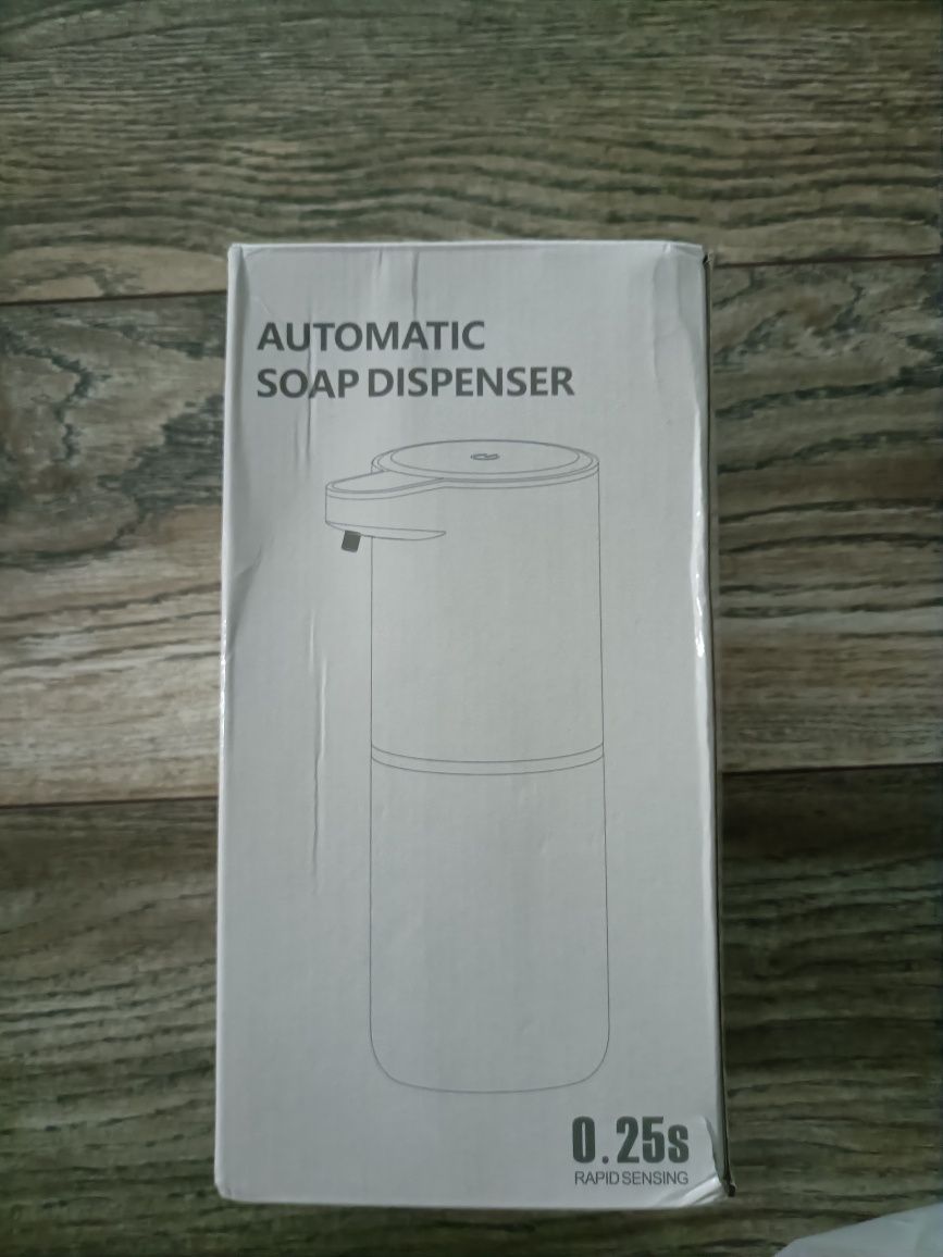 Dispenser automat de sapun