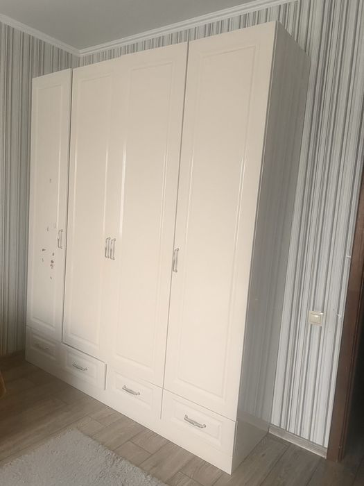 Продам шкаф со столом