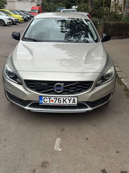 Volvo S60 Cross Country D4 AWD