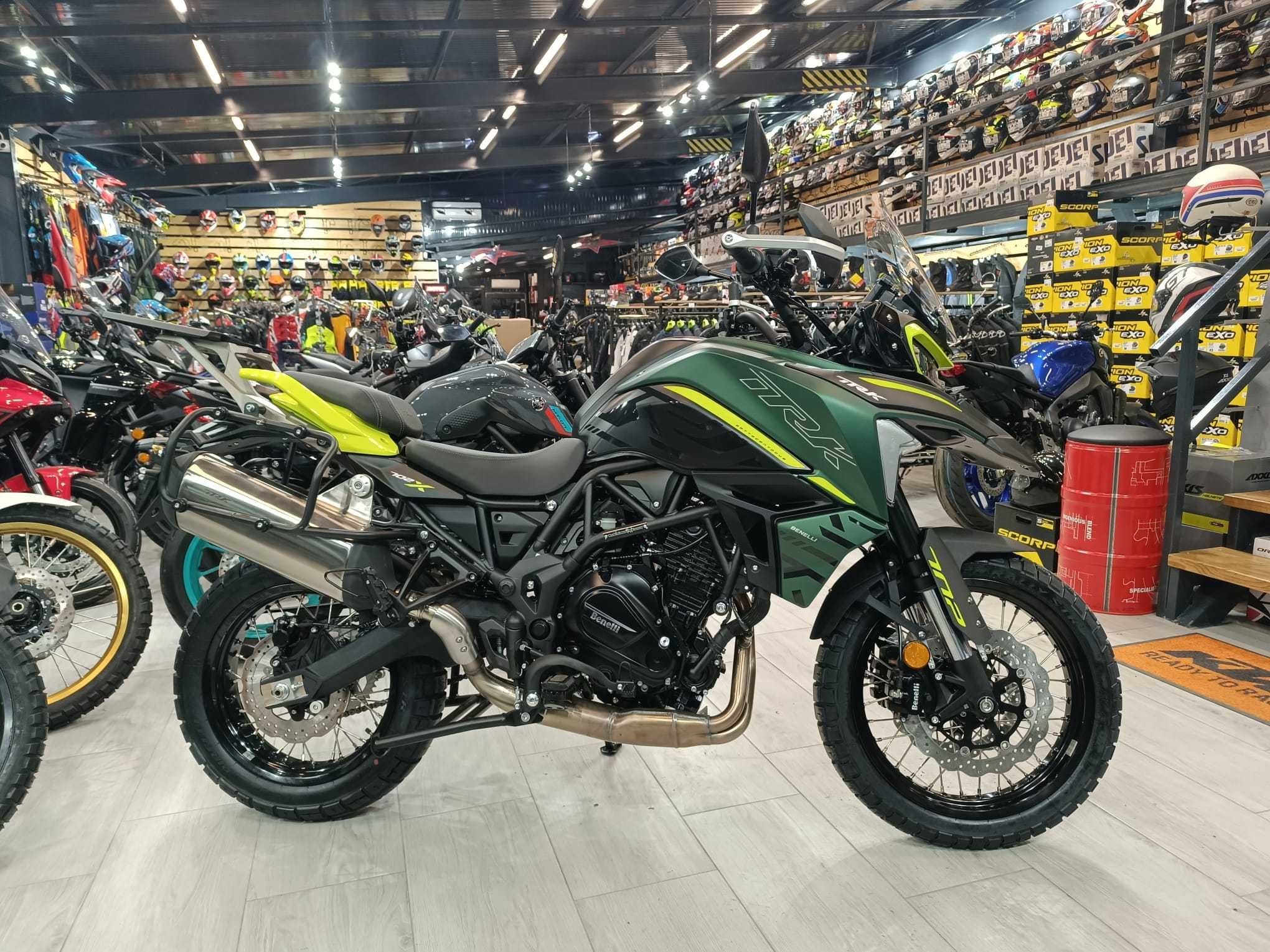 Benelli TRK 702X nou-pret SPECIAL prin EST BIKE Campina