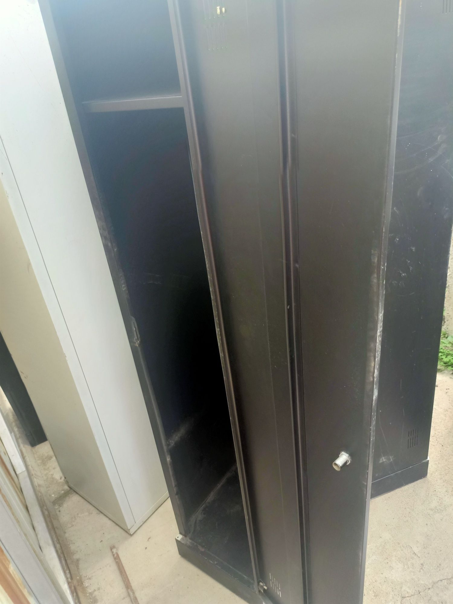 Продам шкаф для раздевалки