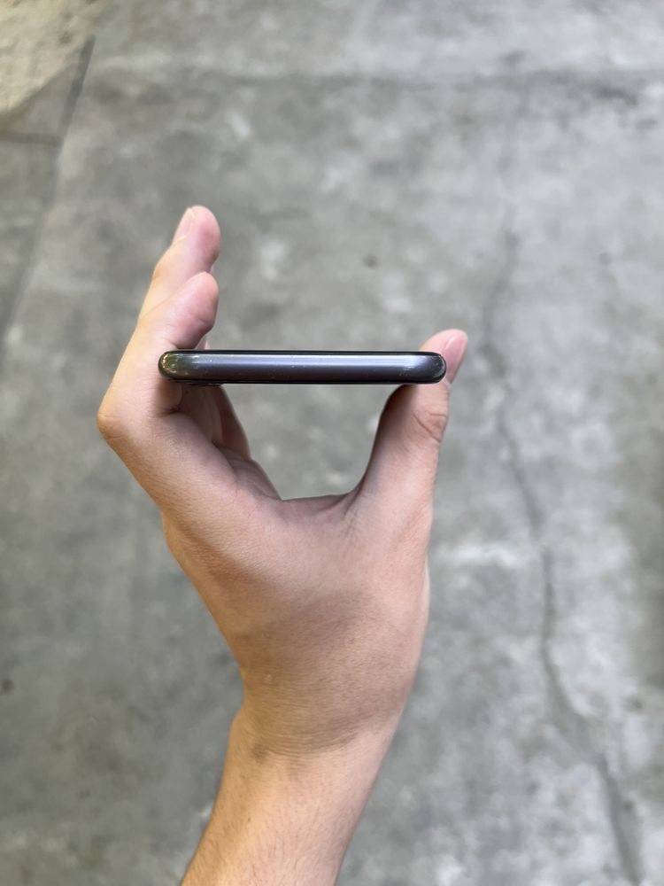 iPhone 8 64 gb kar dak yok ekran aybi