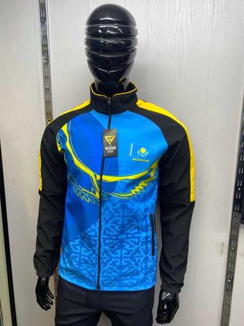 Спортивный костюм Казахстан с национальным орнаментом узором
