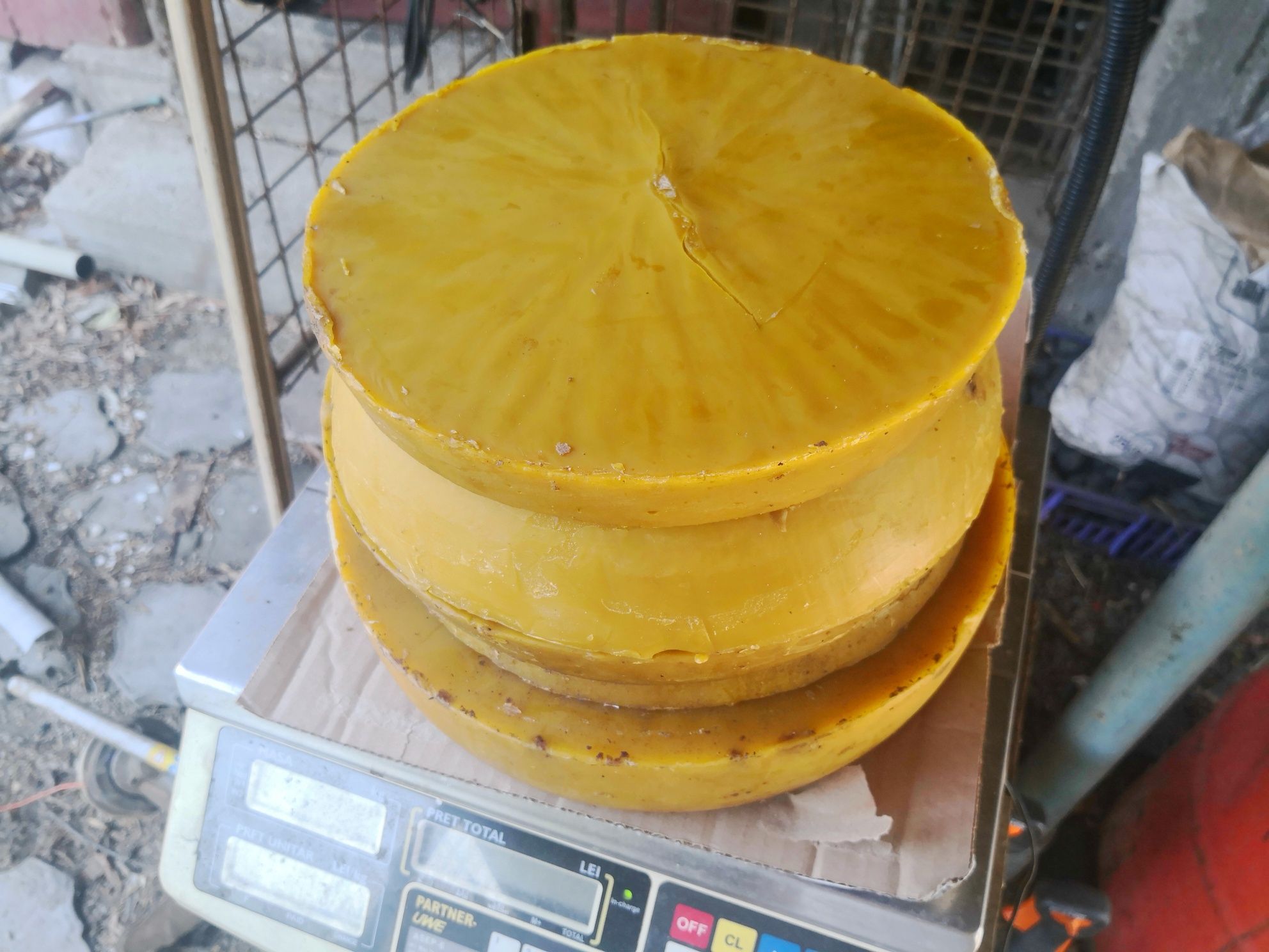Vând ceară naturală