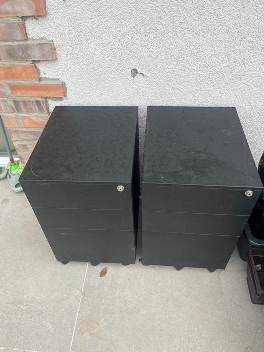 Dulăpior negru metal