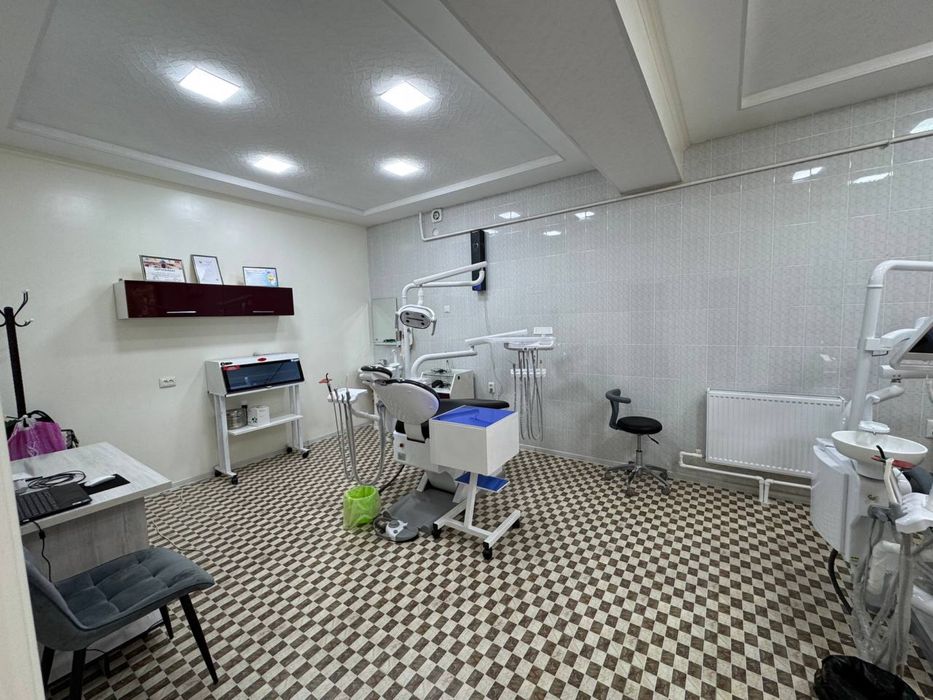 Сдаюется две стомотологический креслы в аренду