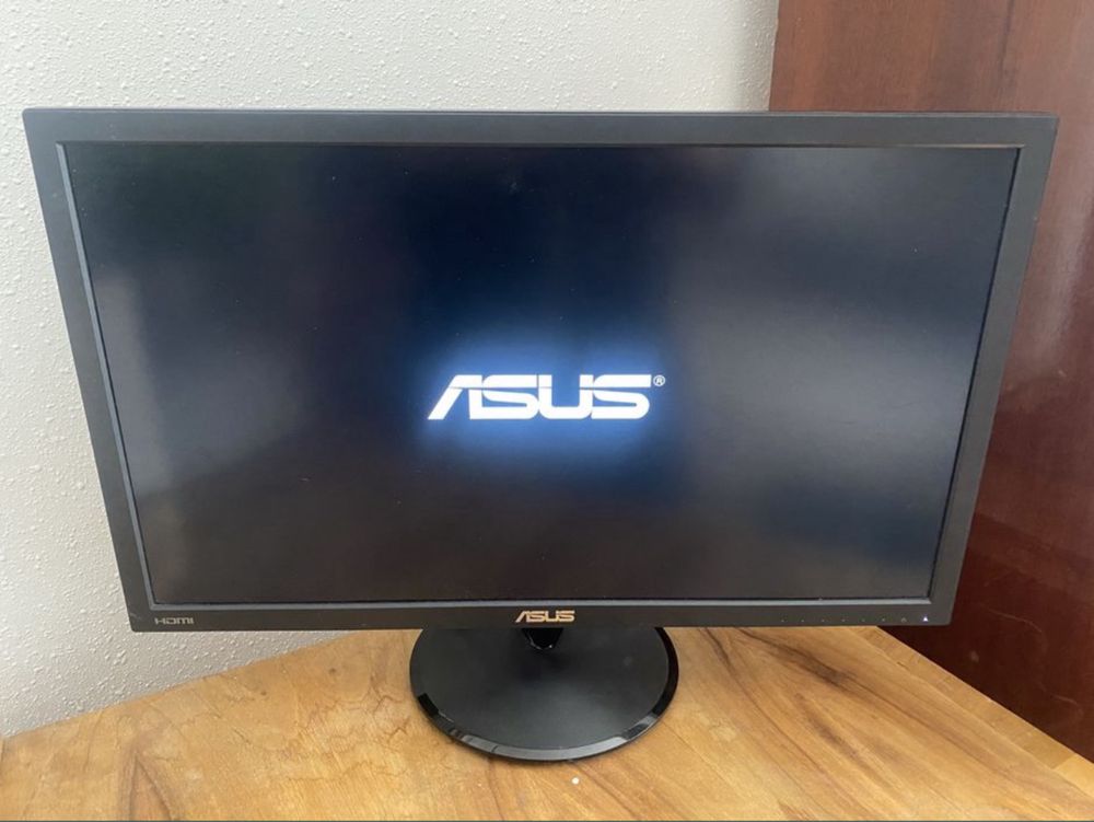 Motnitor Asus pc 24” ecran