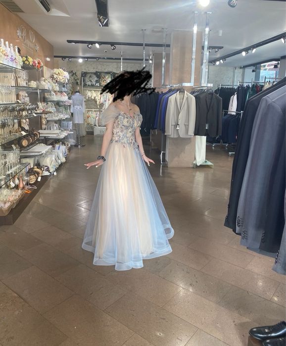 Прекрасна рокля за абитуринтския бал