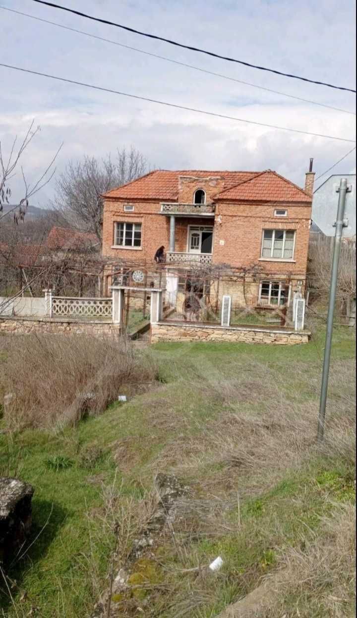 Двуетажна къща в Православен! 45611