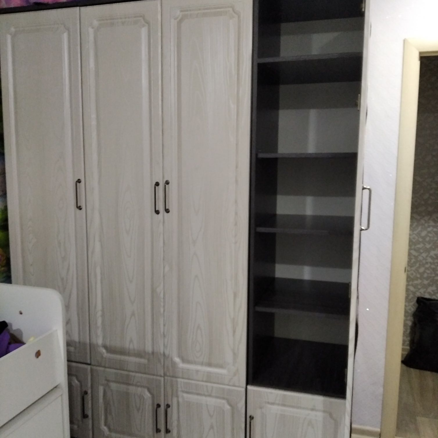 Продам шифонер.В отличном состоянии.