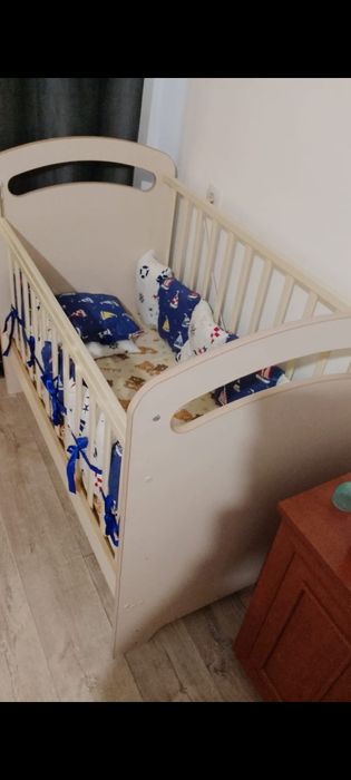 Срочно продам кроватку
