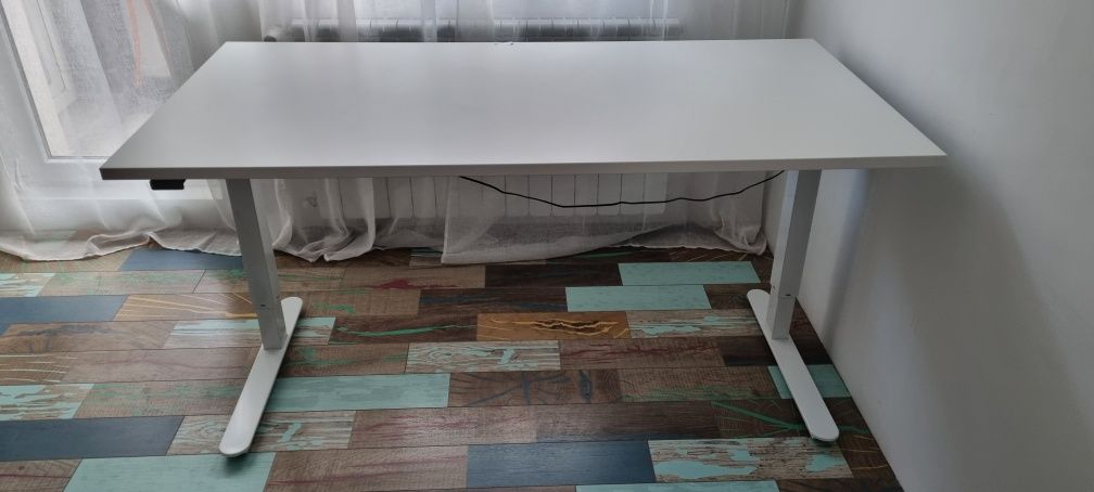 Регулируемо бюро JYSK Slangerup + стол IKEA Markus