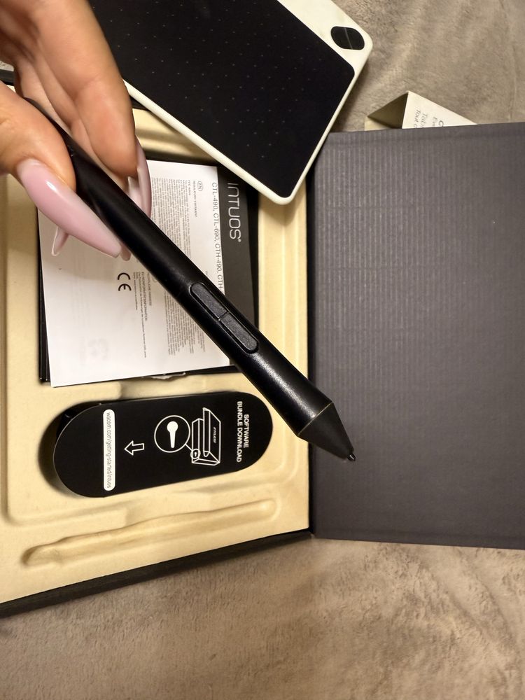 графический планшет(Wacom Intuos Draw Pen Tablet (CTL-490))