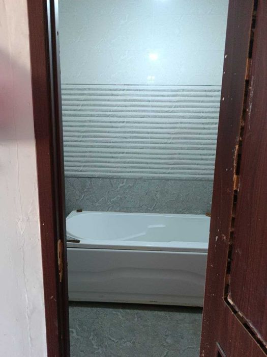 Sergeli 3.Umumiy maydoni 209 kv.m. honadonni sotaman.Dupleks:7-8kavat.