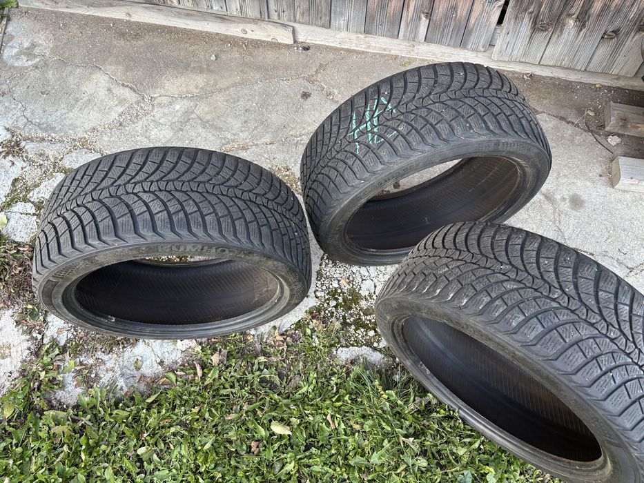 KUMHO wintercraft WP71 245/40/19